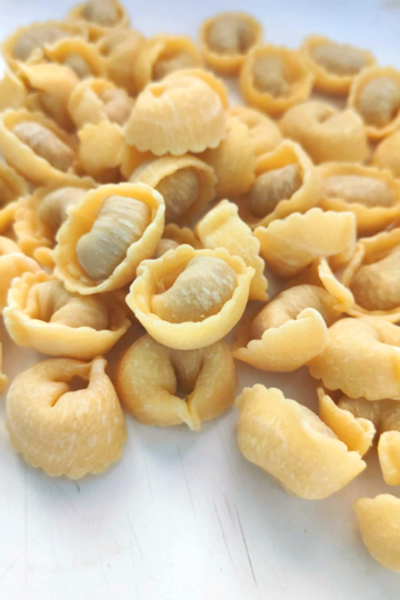 Tortellini. Receta gatimi. Dieta mesdhetare.