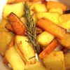 Patate me karrota në tigan. Receta gatimi. Dieta mesdhetare.