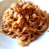 Fettuccine me ragù. Receta gatimi. Dieta mesdhetare.